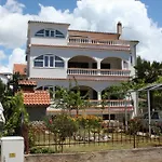 Apartment 6452a